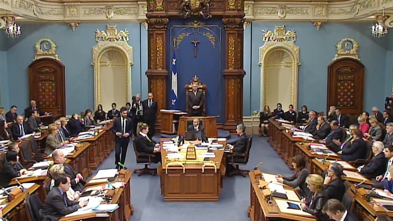 Les députés au salon bleu de l'Assemblée nationale (23 octobre 2013) Les députés au salon bleu de l'Assemblée nationale (23 octobre 2013)