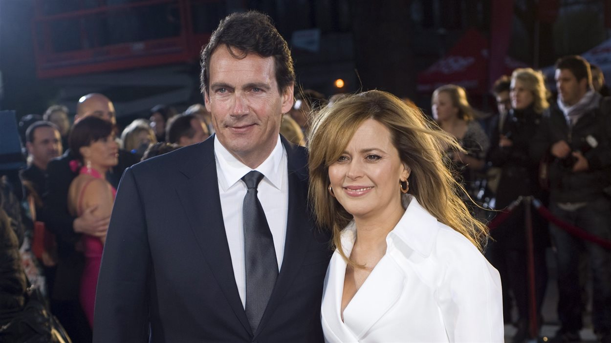 Pierre-Karl Péladeau et Julie Snyder sur la tapis rouge du Gala Artis, en 2012 Pierre-Karl Péladeau et Julie Snyder sur la tapis rouge du Gala Artis, en 2012