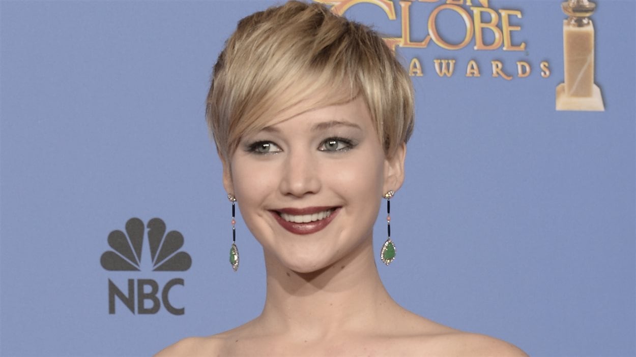 Jennifer Lawrence (second rôle féminin dans une comédie) a été récompensée pour sa performance dans Arnarque américaine. Jennifer Lawrence (second rôle féminin dans une comédie) a été récompensée pour sa performance dans Arnarque américaine.