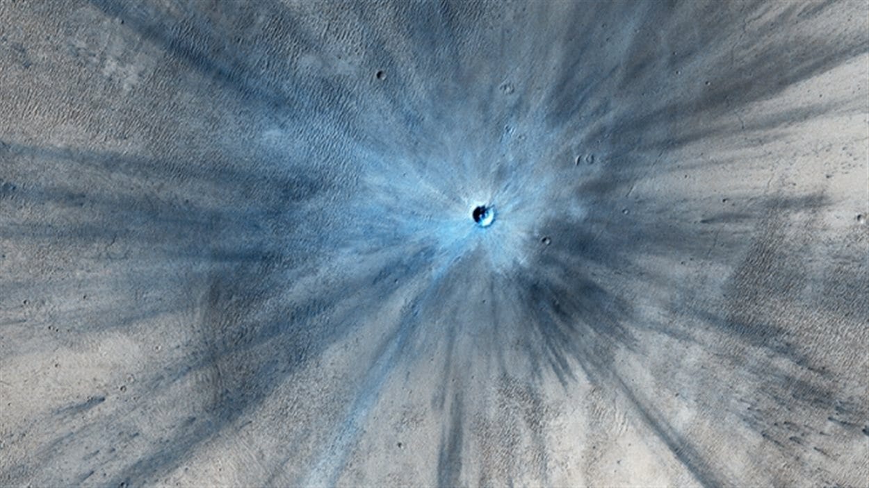 Image d'un cratère à la surface de Mars Image d'un cratère à la surface de Mars