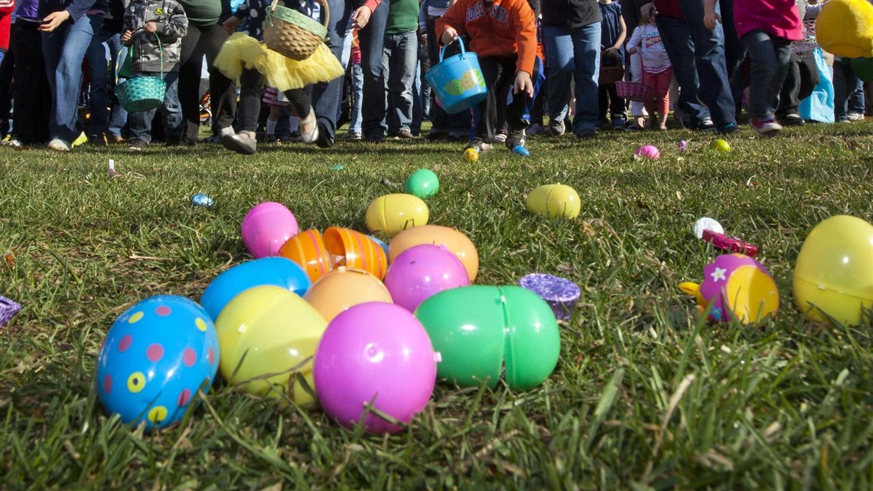 Une chasse aux oeufs de Pâques Une chasse aux oeufs de Pâques