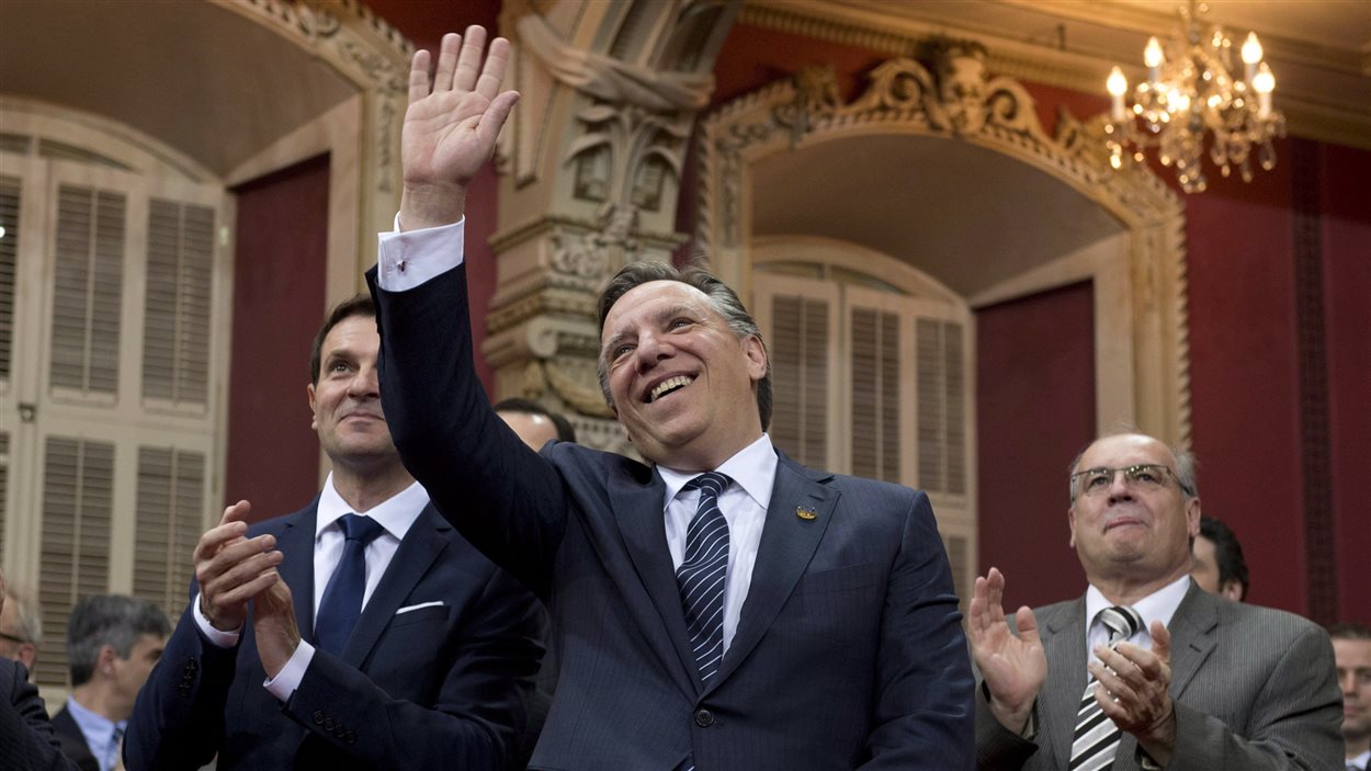 Le chef de la CAQ François Legault et son nouveau leader parlementaire à sa gauche, François Bonnardel. Le chef de la CAQ François Legault et son nouveau leader parlementaire à sa gauche, François Bonnardel.