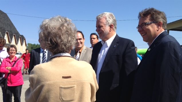 Philippe Couillard était de passage à Marsoui, vendredi matin Philippe Couillard était de passage à Marsoui, vendredi matin