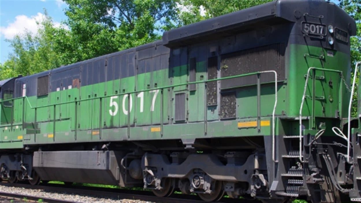 La locomotive 5017 sera vendue aux enchères. La locomotive 5017 sera vendue aux enchères.