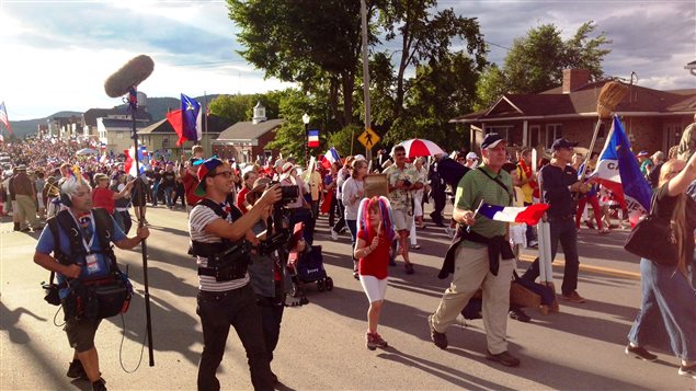 Plus de 10 000 personnes ont participé au Tintamarre dans le cadre du CMA 2014, au Maine. Plus de 10 000 personnes ont participé au Tintamarre dans le cadre du CMA 2014, au Maine.