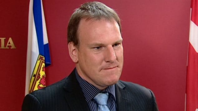 Le ministre de l'Énergie de la Nouvelle-Écosse, Andrew Younger Le ministre de l'Énergie de la Nouvelle-Écosse, Andrew Younger