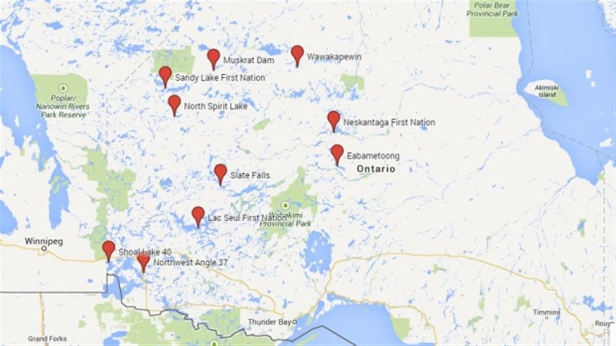 De toutes les provinces canadiennes, c’est l’Ontario qui compte le plus d’avis d’ébullition de l’eau. Selon Santé Canada, 10 Premières Nations du Nord vivent sans eau potable depuis plus d’une décennie. De toutes les provinces canadiennes, c’est l’Ontario qui compte le plus d’avis d’ébullition de l’eau. Selon Santé Canada, 10 Premières Nations du Nord vivent sans eau potable depuis plus d’une décennie.