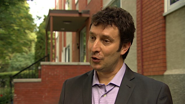 Selon le directeur des services aux étudiants, Christian Perron, le personnel de l'Université de Saint-Boniface peut s'adapter à la demande accrue pour les services. Selon le directeur des services aux étudiants, Christian Perron, le personnel de l'Université de Saint-Boniface peut s'adapter à la demande accrue pour les services.