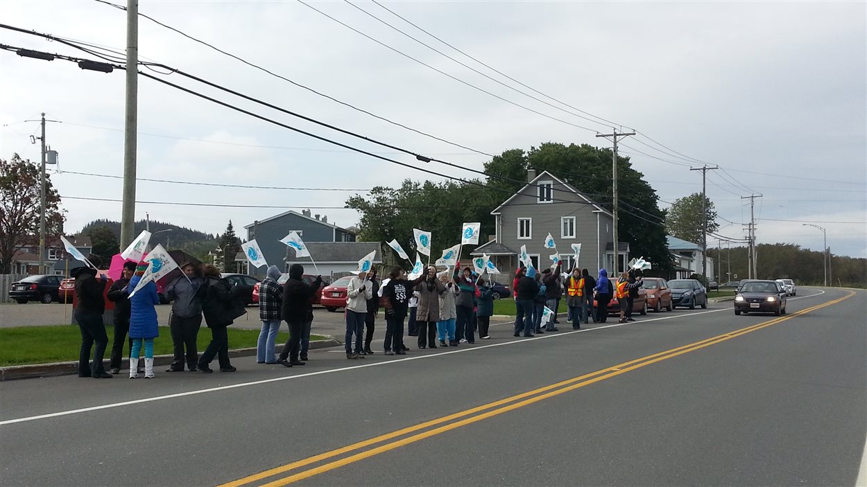 Les travailleuses et travailleuses des Services à domicile de la région de Matane tiennent aujourd'hui et mercredi deux journées de grève.
Les travailleuses et travailleuses des Services à domicile de la région de Matane tiennent aujourd'hui et mercredi deux journées de grève.