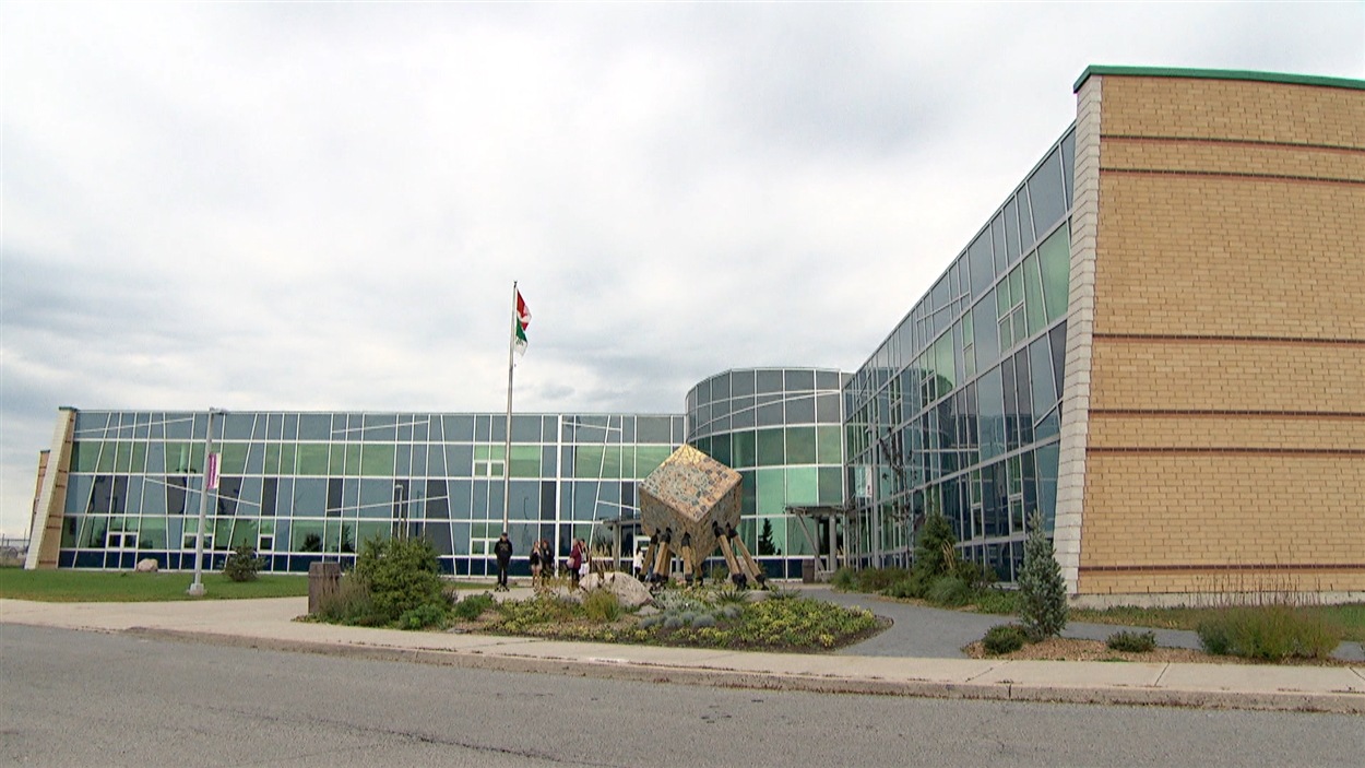 Douze nouveaux cas de tuberculose à l'École GisèleLalonde ICI.Radio