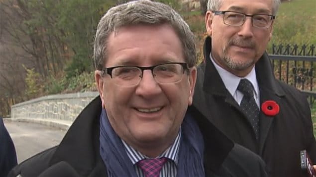 Le maire de Québec, Régis Labeaume, se réjouit de l'ouverture de la côte Gilmour à l'année. Le maire de Québec, Régis Labeaume, se réjouit de l'ouverture de la côte Gilmour à l'année.