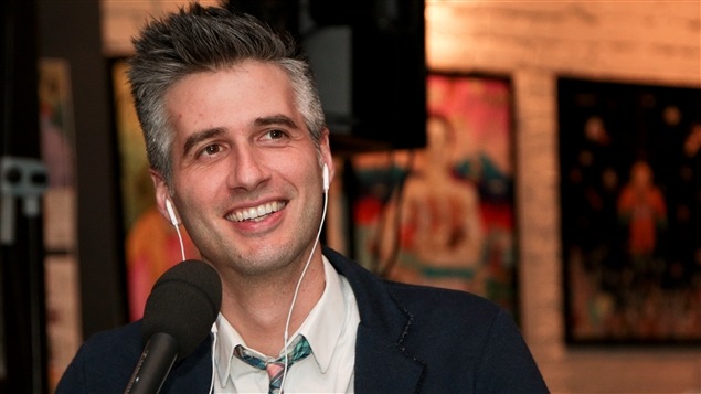 On ne sait pas trop pourquoi Olivier Niquet a les cheveux de la sorte. Lui non plus. On ne sait pas trop pourquoi Olivier Niquet a les cheveux de la sorte. Lui non plus.