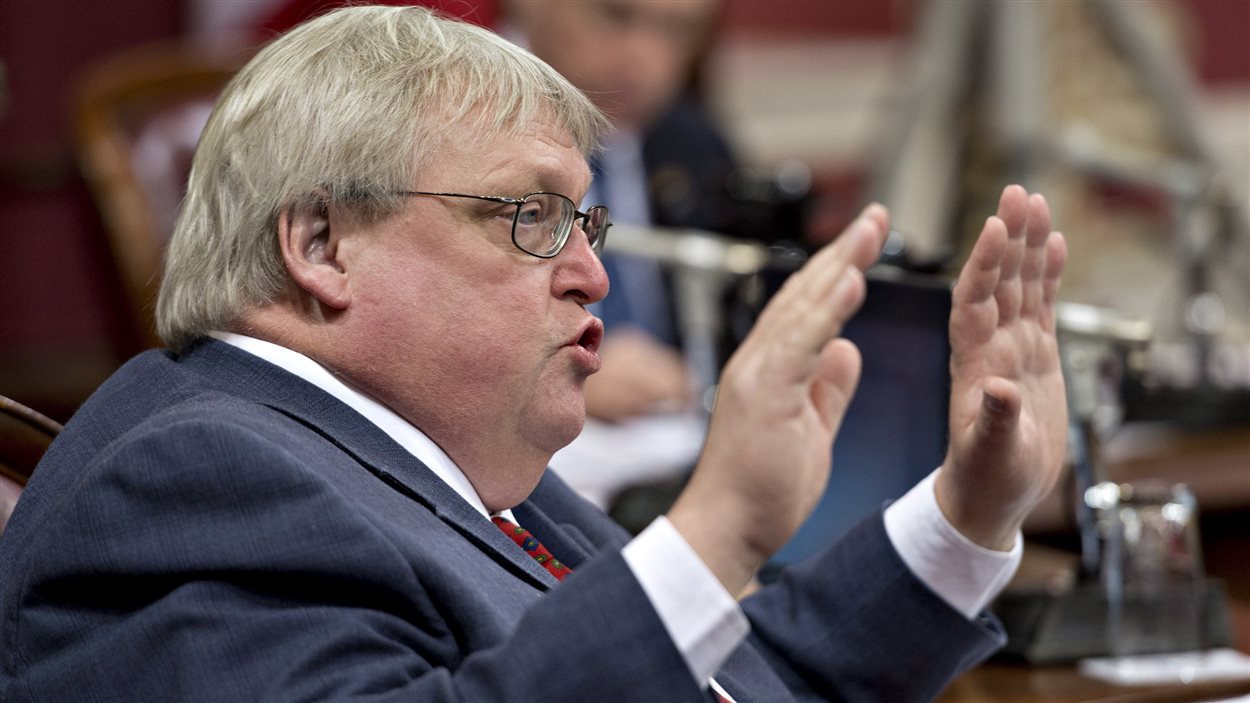 Le ministre de la Santé, Gaétan Barrette, lors de la dernière journée de consultations sur le projet de loi 10, en commission parlementaire. Le ministre de la Santé, Gaétan Barrette, lors de la dernière journée de consultations sur le projet de loi 10, en commission parlementaire.