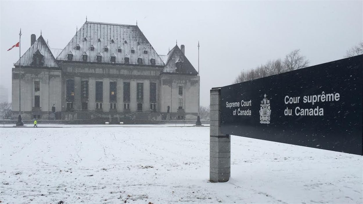 L'édifice de la Cour suprême du Canada, le 17 novembre 2014, à Ottawa. L'édifice de la Cour suprême du Canada, le 17 novembre 2014, à Ottawa.