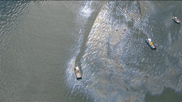 Déversement de mazout lourd dans la baie de Sept-Îles Déversement de mazout lourd dans la baie de Sept-Îles