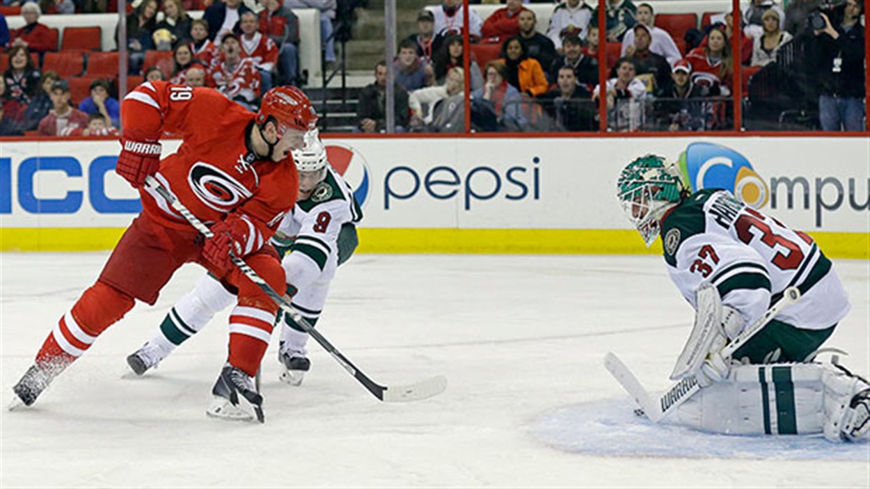 L'attaquant Jiri Tlusty lors d'un match contre le Wild du Minnesota L'attaquant Jiri Tlusty lors d'un match contre le Wild du Minnesota