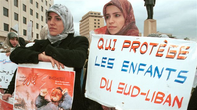 Des Libanaises manifestent contre l'occupation du Sud-Liban par Israël, en 2000