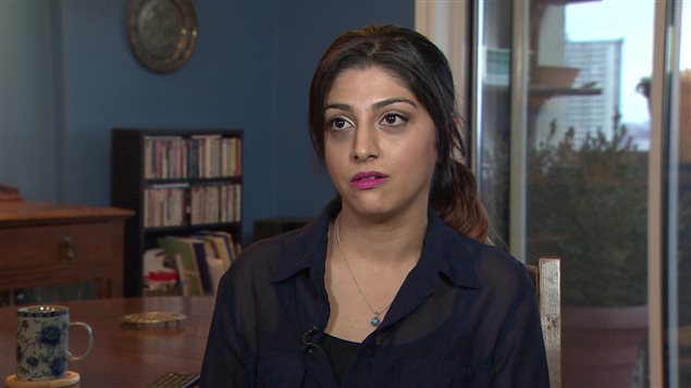 La fille de Mostafa Azizi, Parasto, demande l'aide d'Ottawa. La fille de Mostafa Azizi, Parasto, demande l'aide d'Ottawa.