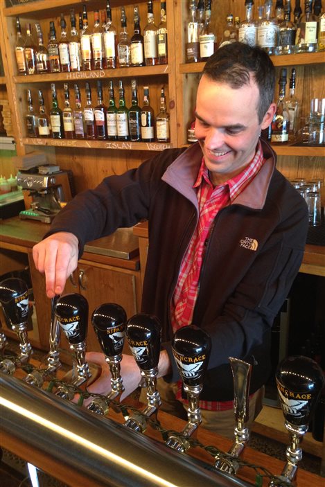 L'un des associés de la microbrasserie St-Pancrace, Pierre-Antoine Morin L'un des associés de la microbrasserie St-Pancrace, Pierre-Antoine Morin