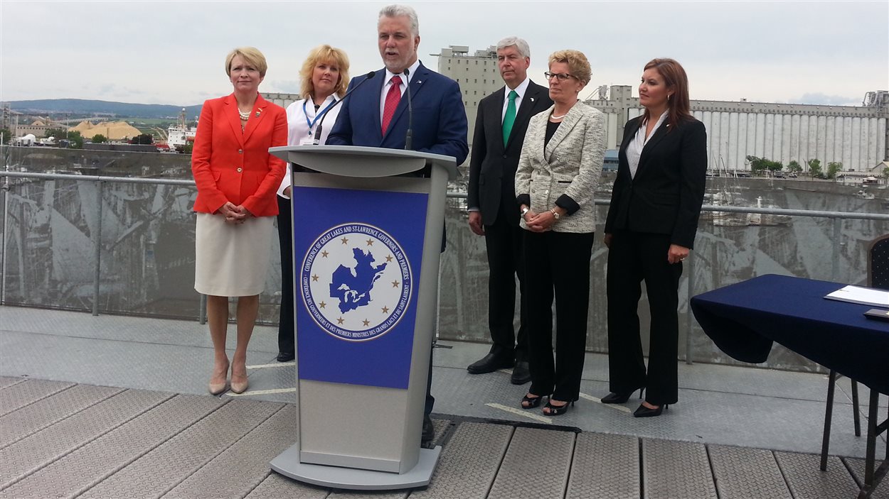 Le premier ministre Philippe Couillard lors de l'annonce Le premier ministre Philippe Couillard lors de l'annonce