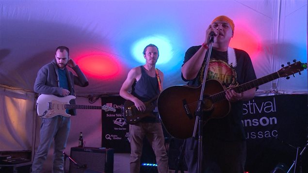 L'artiste innu Shauit en spectacle à Tadoussac L'artiste innu Shauit en spectacle à Tadoussac