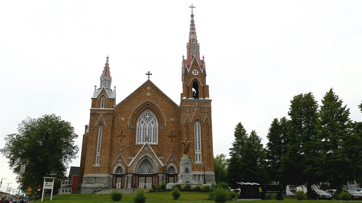 L'église Sainte-Agnès de Lac-Mégantic L'église Sainte-Agnès de Lac-Mégantic