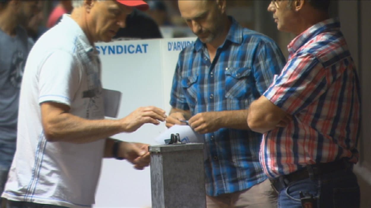 Les syndiqués ont entériné massivement leur nouvelle convention collective Les syndiqués ont entériné massivement leur nouvelle convention collective