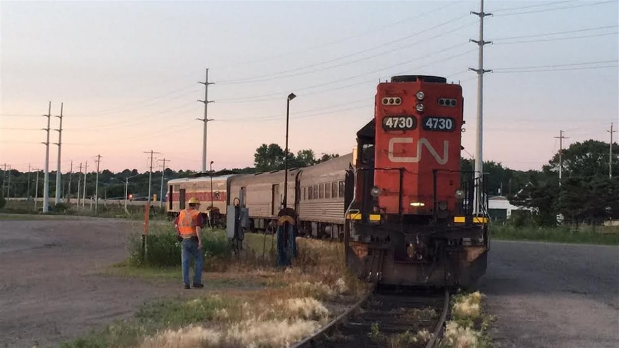 Le train de passagers Algoma Central entre en gare, peut-être pour la dernière fois, mardi soir, à Sault-Ste-Marie. Le train de passagers Algoma Central entre en gare, peut-être pour la dernière fois, mardi soir, à Sault-Ste-Marie.