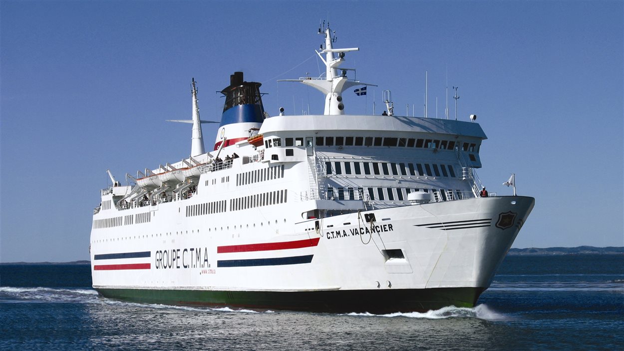 Traversier suspendu entre les ÎlesdelaMadeleine et