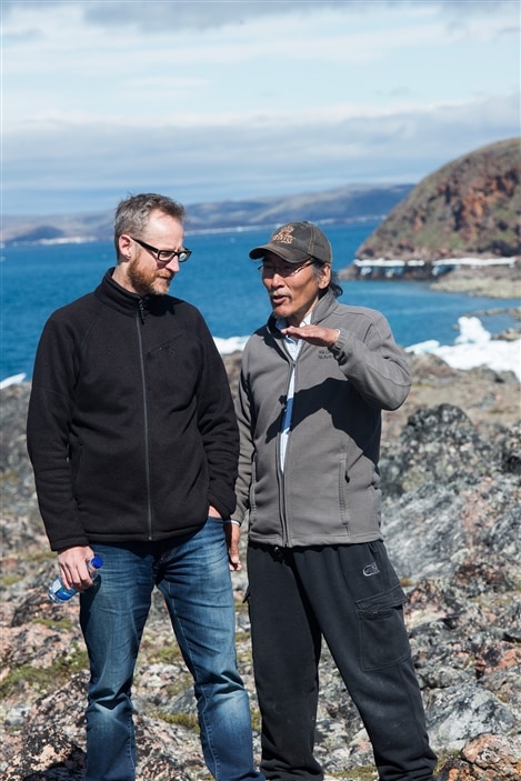 Le cinéaste Benoît Pilon et le comédien Natar Ungalaaq. Le cinéaste Benoît Pilon et le comédien Natar Ungalaaq.