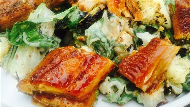 Salade de chou-fleur et anguille BBQ Salade de chou-fleur et anguille BBQ