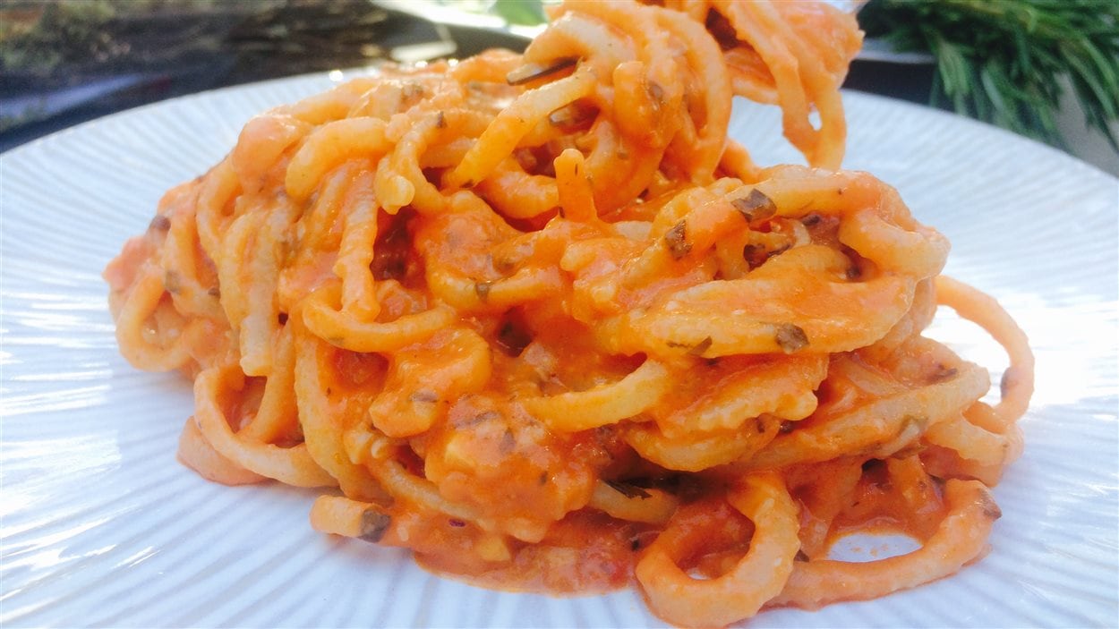 Fettucine al sughetto agli aromi Fettucine al sughetto agli aromi