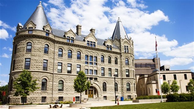 L'Université de Winnipeg L'Université de Winnipeg