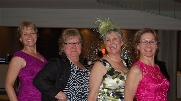 Shirley Parkinson et ses soeurs Janet, Noreen et Mariann lors d'un voyage. Shirley Parkinson et ses soeurs Janet, Noreen et Mariann lors d'un voyage.