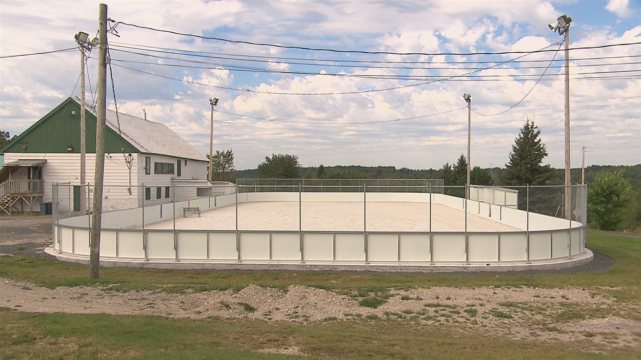 La municipalité de Sainte-Monique veut couvrir la patinoire La municipalité de Sainte-Monique veut couvrir la patinoire