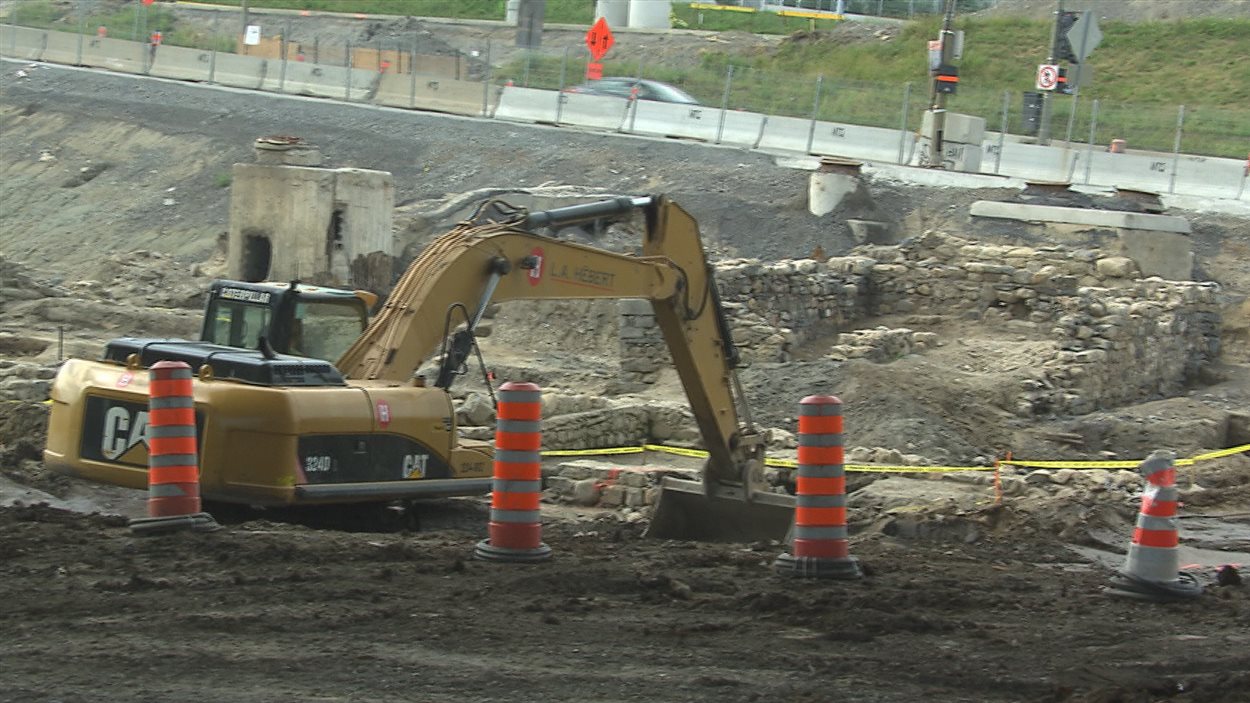 Les travaux ont commencé pour raser le site. Les travaux ont commencé pour raser le site.