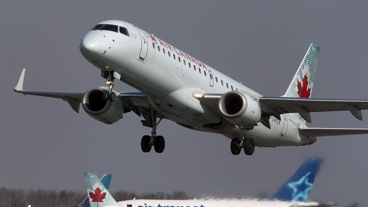 Un avion d'Air Canada Un avion d'Air Canada