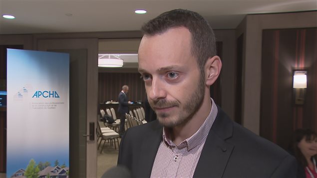 François-William Simard, directeur des communications à l'APCHQ, se dit préoccupé par le manque d'argent des copropriétaires dans les fonds de prévoyance. François-William Simard, directeur des communications à l'APCHQ, se dit préoccupé par le manque d'argent des copropriétaires dans les fonds de prévoyance.