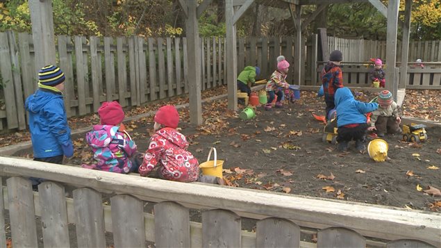 Des enfants au Centre de la petite enfance de Rivière-du-Loup. Des enfants au Centre de la petite enfance de Rivière-du-Loup.