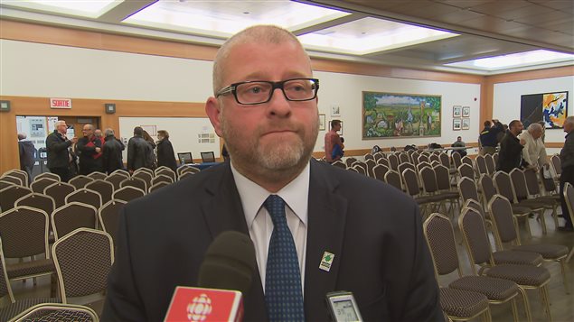 Le maire Juneau a exercé son droit de veto face aux conseillers. Le maire Juneau a exercé son droit de veto face aux conseillers.
