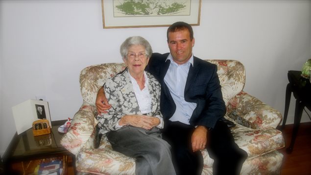 Michel Paquet accompagné de sa tante, Ida Paquet Thérrier Michel Paquet accompagné de sa tante, Ida Paquet Thérrier