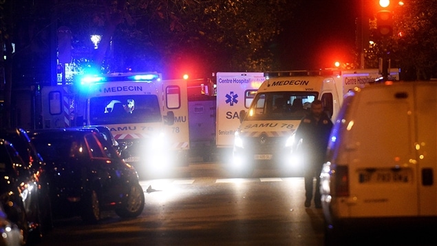 Des ambulances à Paris le 13 novembre, soir des attentats qui ont fait 130 victimes et 350 blessés.