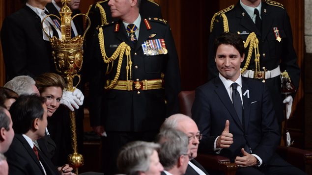 Le premier ministre Justin Trudeau lève le pouce en guise de satisfaction juste avant le discours du Trône. Le premier ministre Justin Trudeau lève le pouce en guise de satisfaction juste avant le discours du Trône.