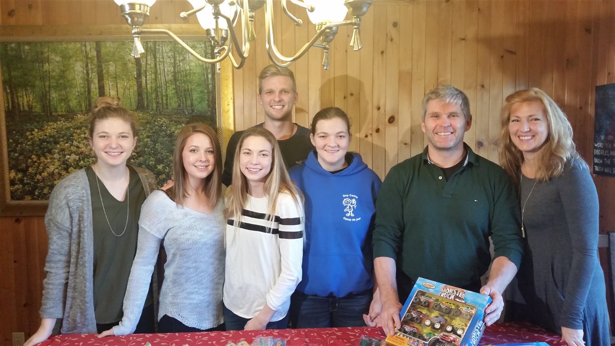La famille McLean : Abigail, Kaily, Courney, Ryan, Katherine, Paul et Willette La famille McLean : Abigail, Kaily, Courney, Ryan, Katherine, Paul et Willette