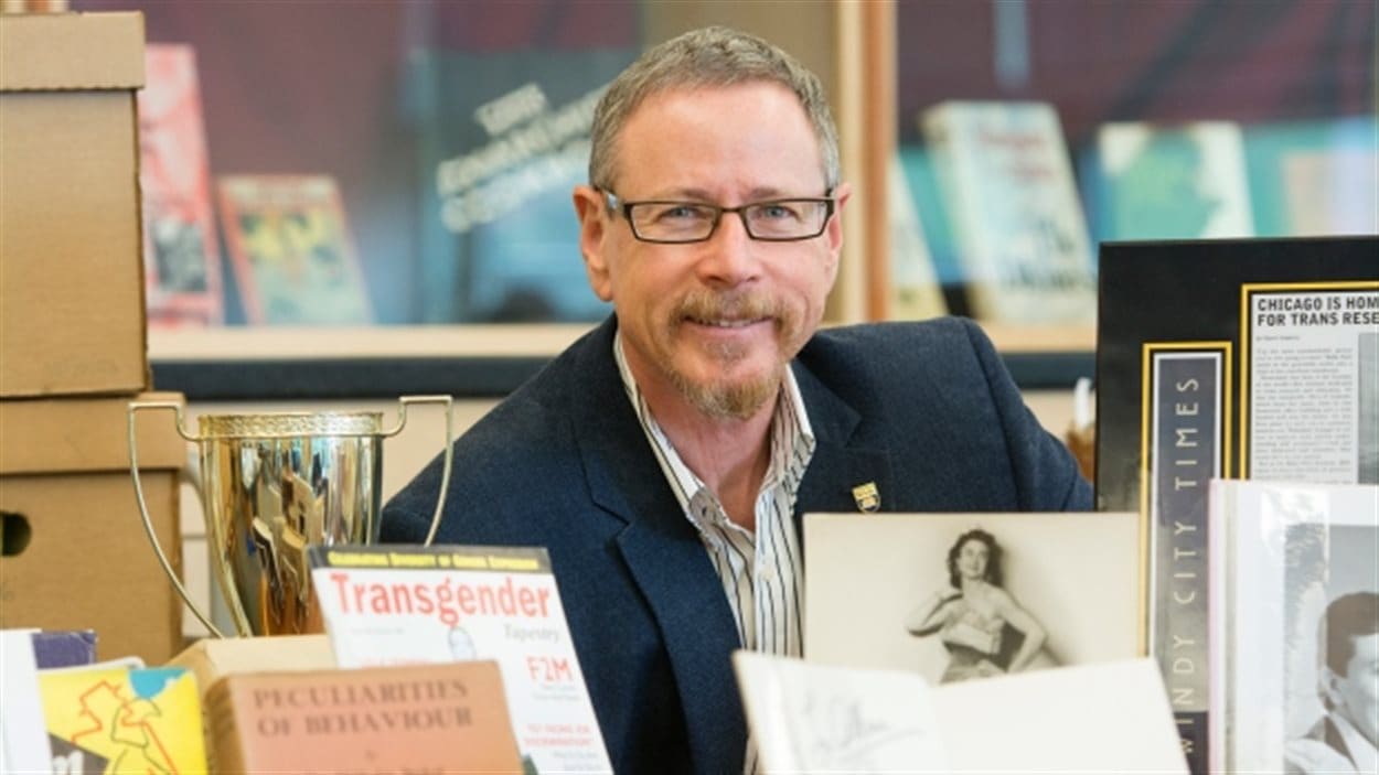 Le Dr Aaron Devor a été nommé président du programme en études transgenres à l'université de Victoria. Le Dr Aaron Devor a été nommé président du programme en études transgenres à l'université de Victoria.