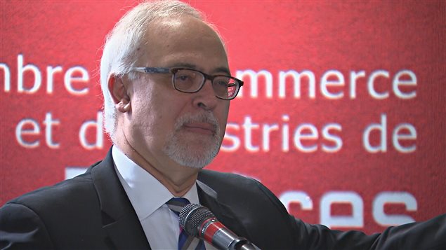 Le ministre Carlos Leitao devant la communauté d'affaires de Trois-Rivières. Le ministre Carlos Leitao devant la communauté d'affaires de Trois-Rivières.