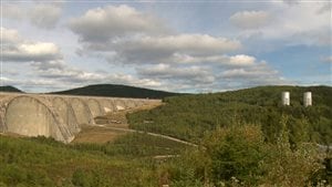 La forêt qui entoure le barrage de Manic-5 était totalement absente dans les années 70.