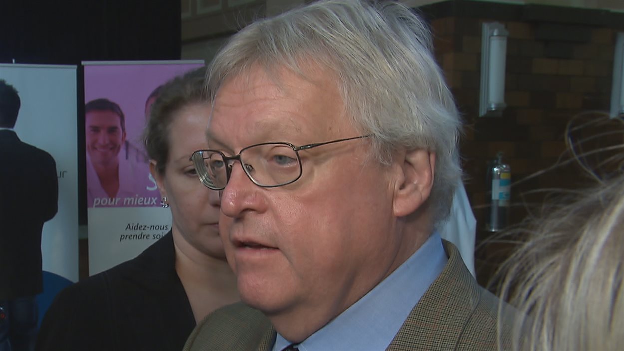 Le ministre Gaétan Barrette répète que les infirmières praticiennes doivent être intégrées aux GMF. Le ministre Gaétan Barrette répète que les infirmières praticiennes doivent être intégrées aux GMF.