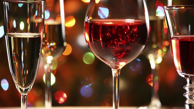 Des verres d'alcool