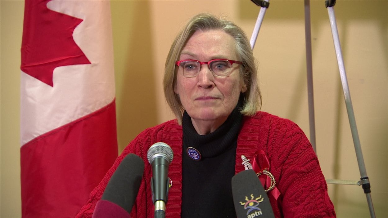 La ministre des Affaires autochtones et du Nord, Carolyn Bennett La ministre des Affaires autochtones et du Nord, Carolyn Bennett